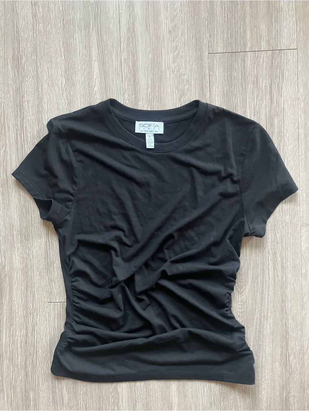 Black Short Sleeve Side-Ruched Tee by sofia vergara